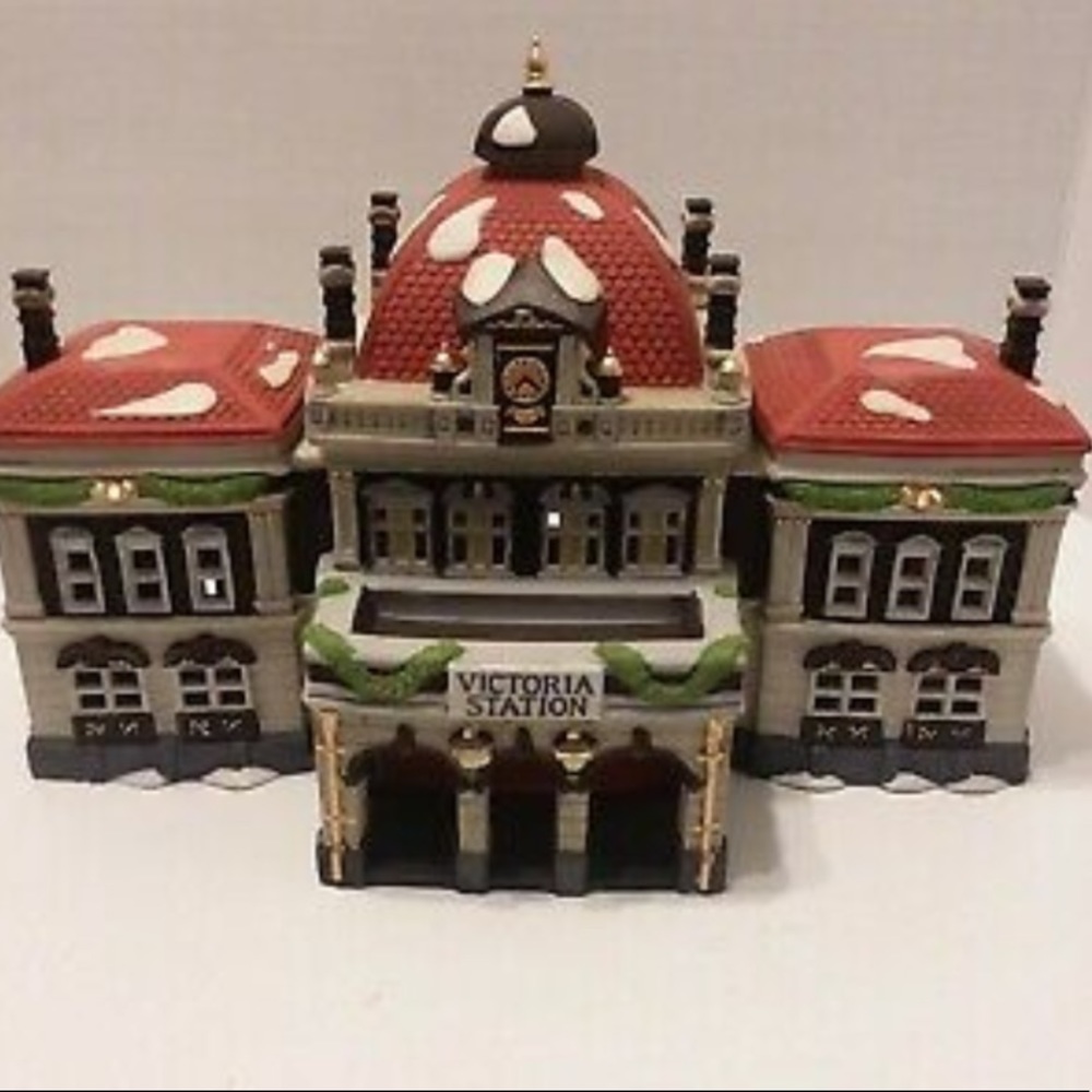 Dept 56  (Victoria Station)